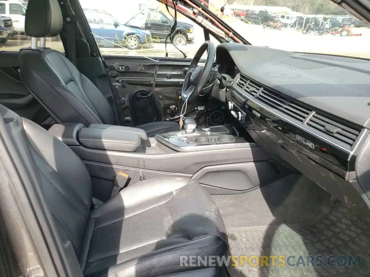 5 Photograph of a damaged car WA1LAAF77KD005979 AUDI Q7 2019