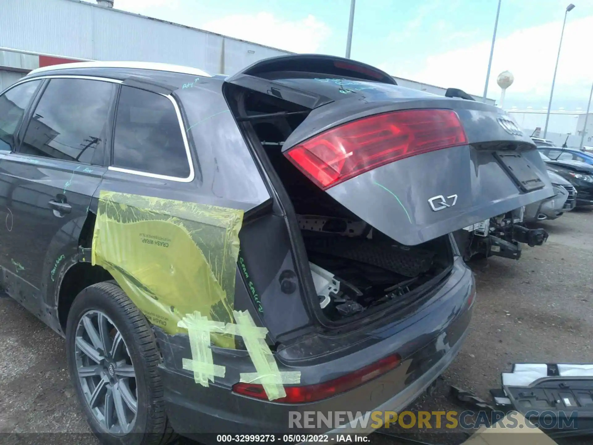 6 Photograph of a damaged car WA1LAAF77KD022619 AUDI Q7 2019