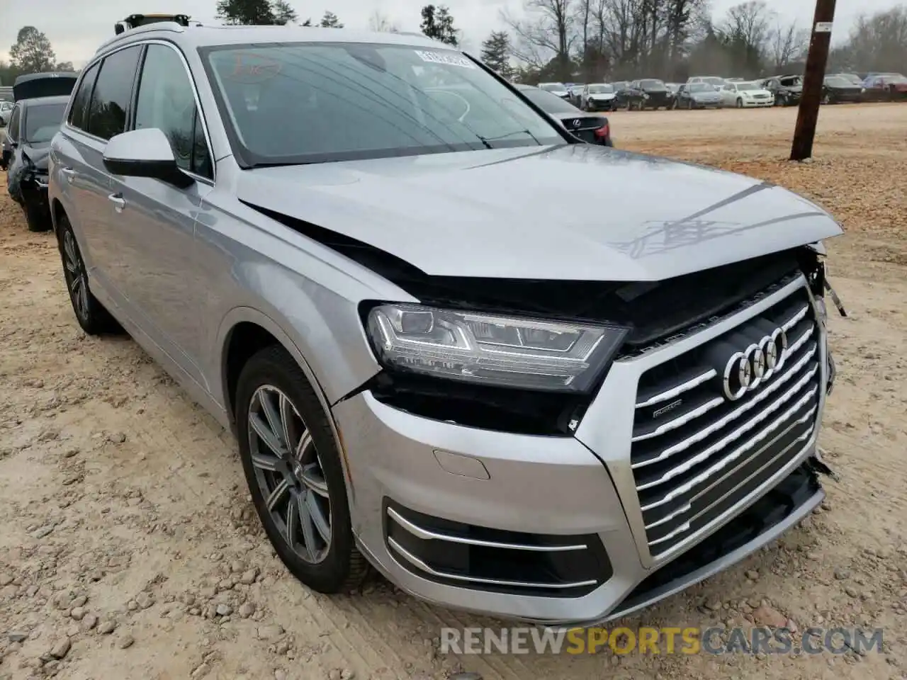 1 Photograph of a damaged car WA1LAAF77KD035757 AUDI Q7 2019