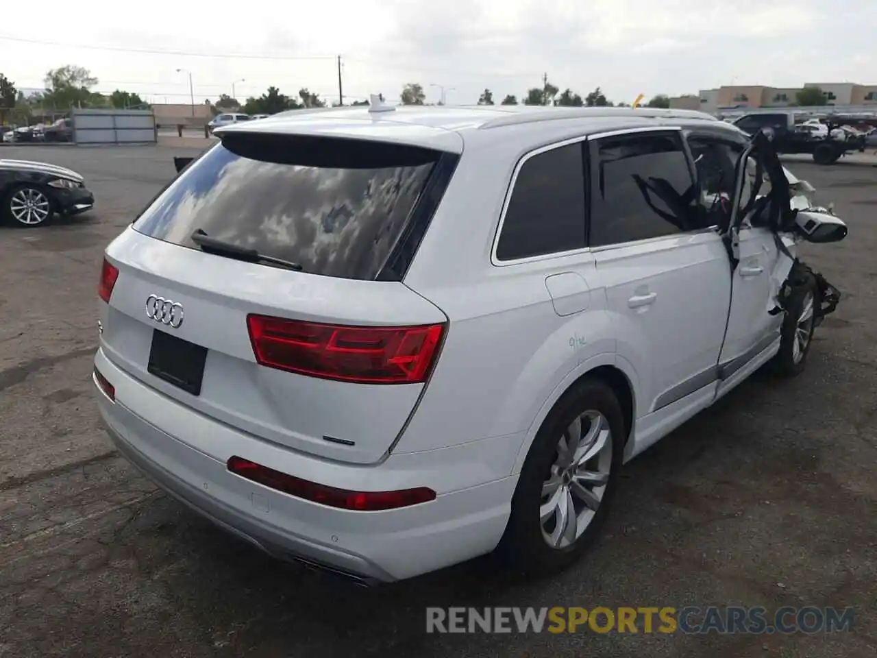 4 Фотография поврежденного автомобиля WA1LAAF77KD042935 AUDI Q7 2019