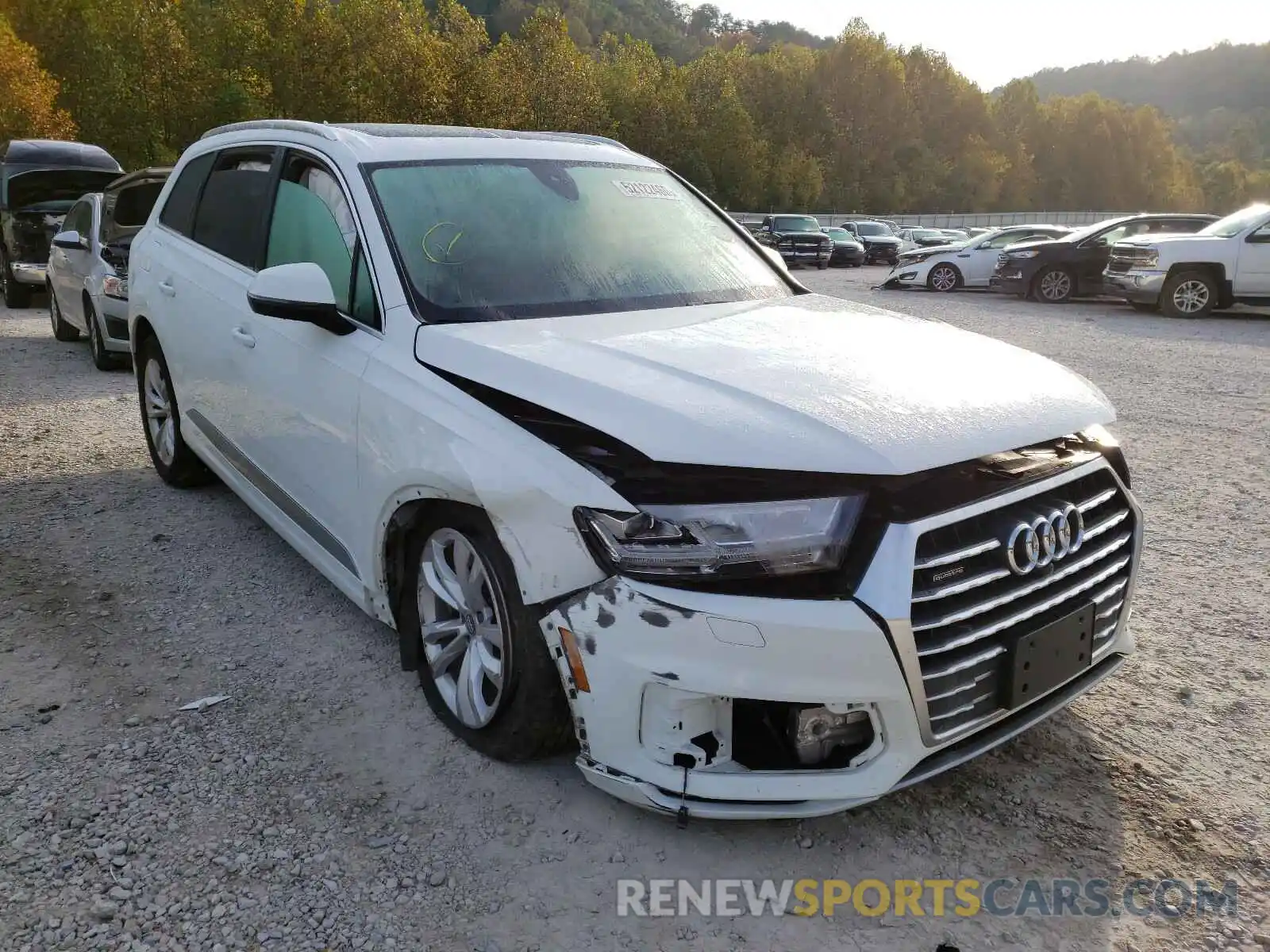 1 Photograph of a damaged car WA1LAAF77KD044491 AUDI Q7 2019