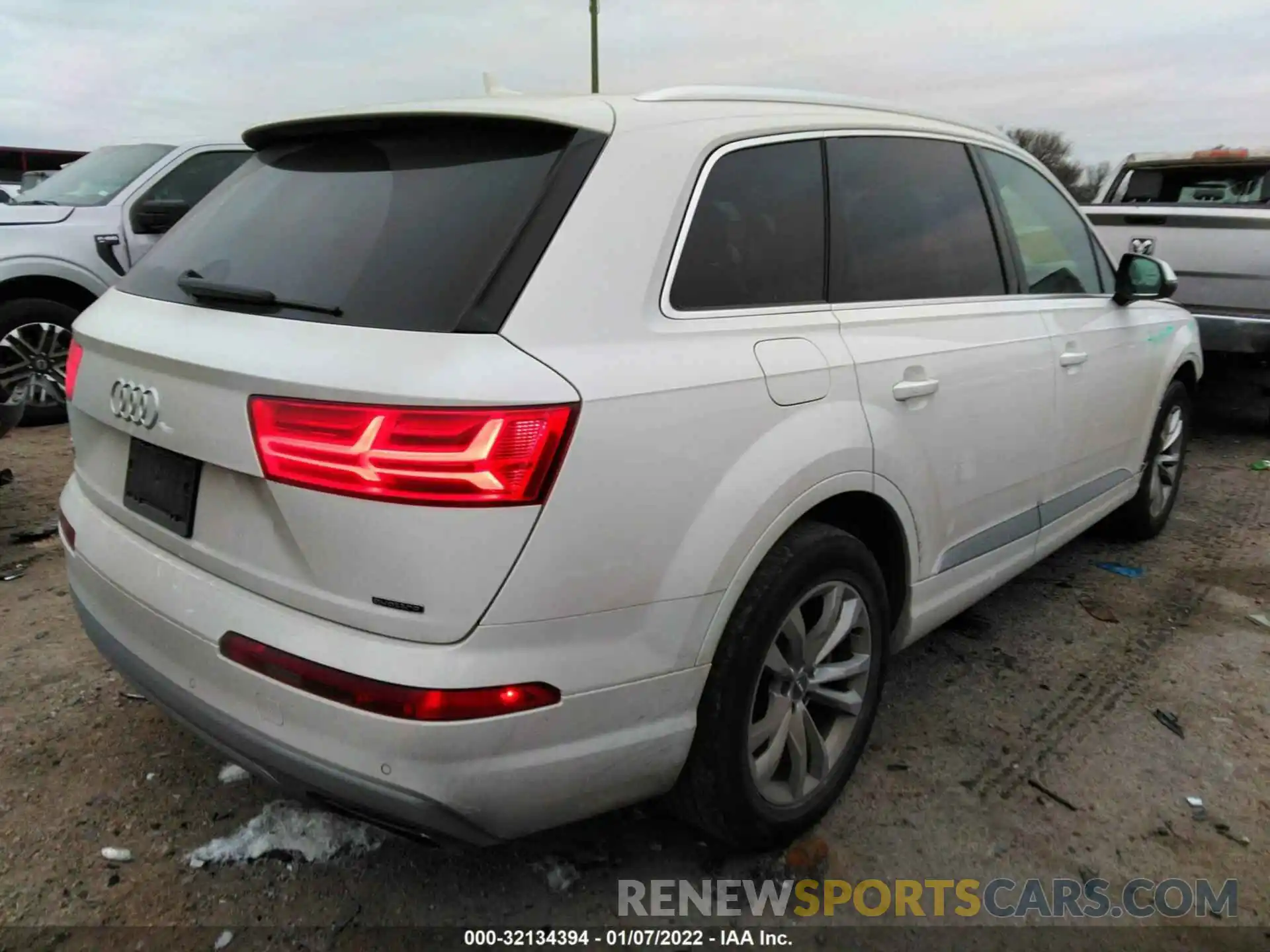 4 Photograph of a damaged car WA1LAAF77KD045866 AUDI Q7 2019