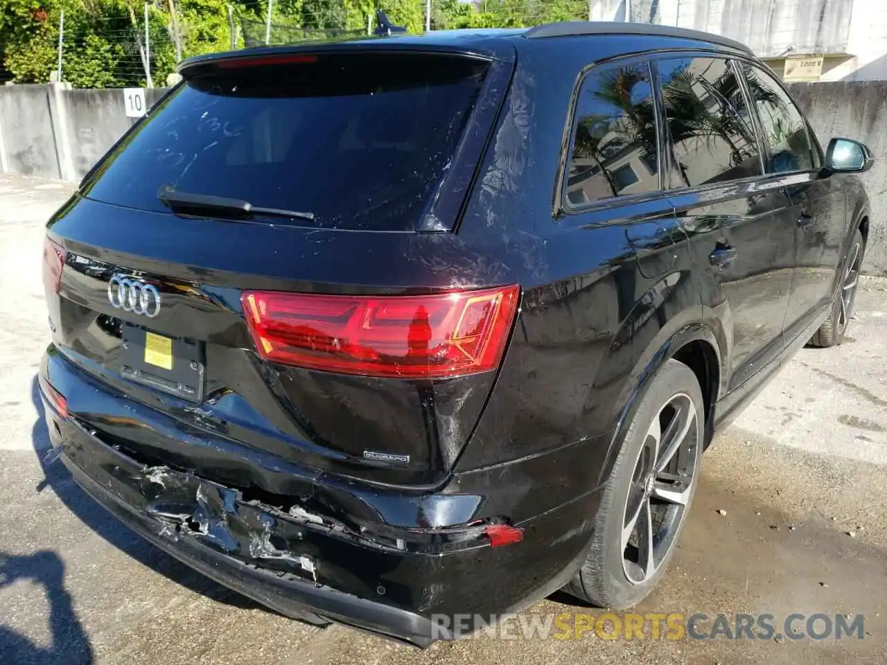 4 Photograph of a damaged car WA1LAAF77KD046791 AUDI Q7 2019