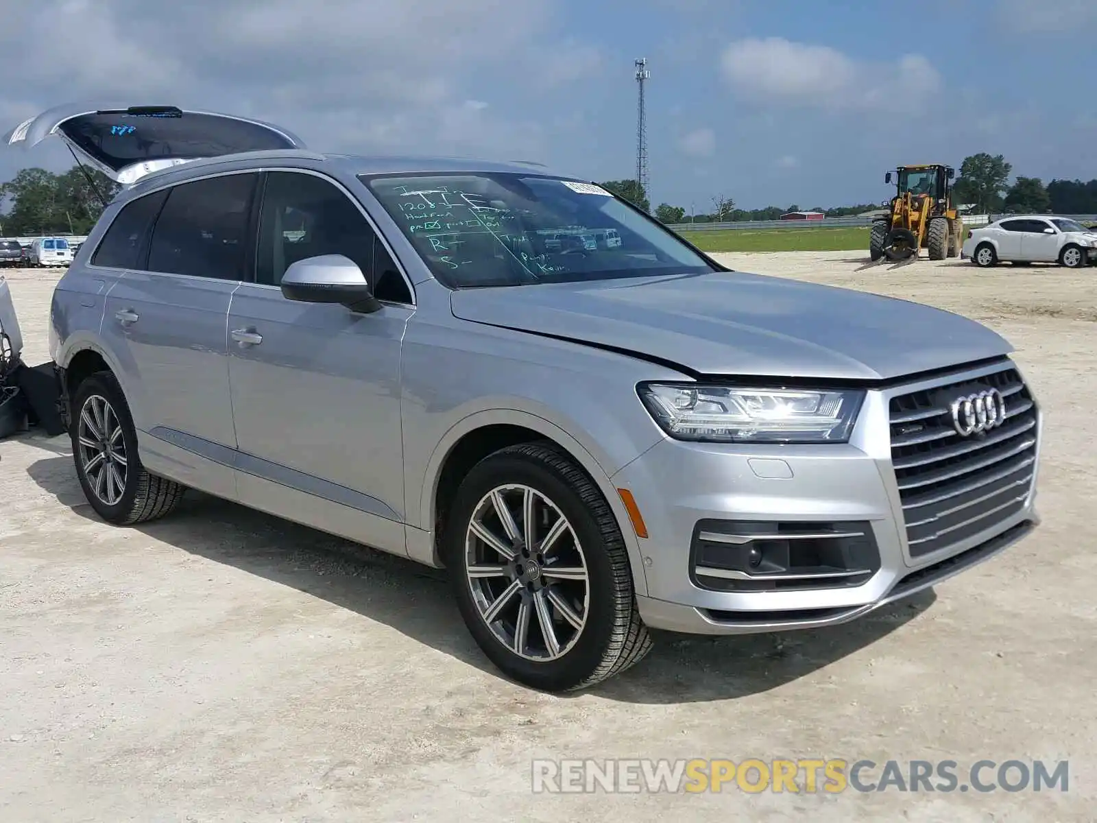 1 Photograph of a damaged car WA1LAAF78KD010351 AUDI Q7 2019