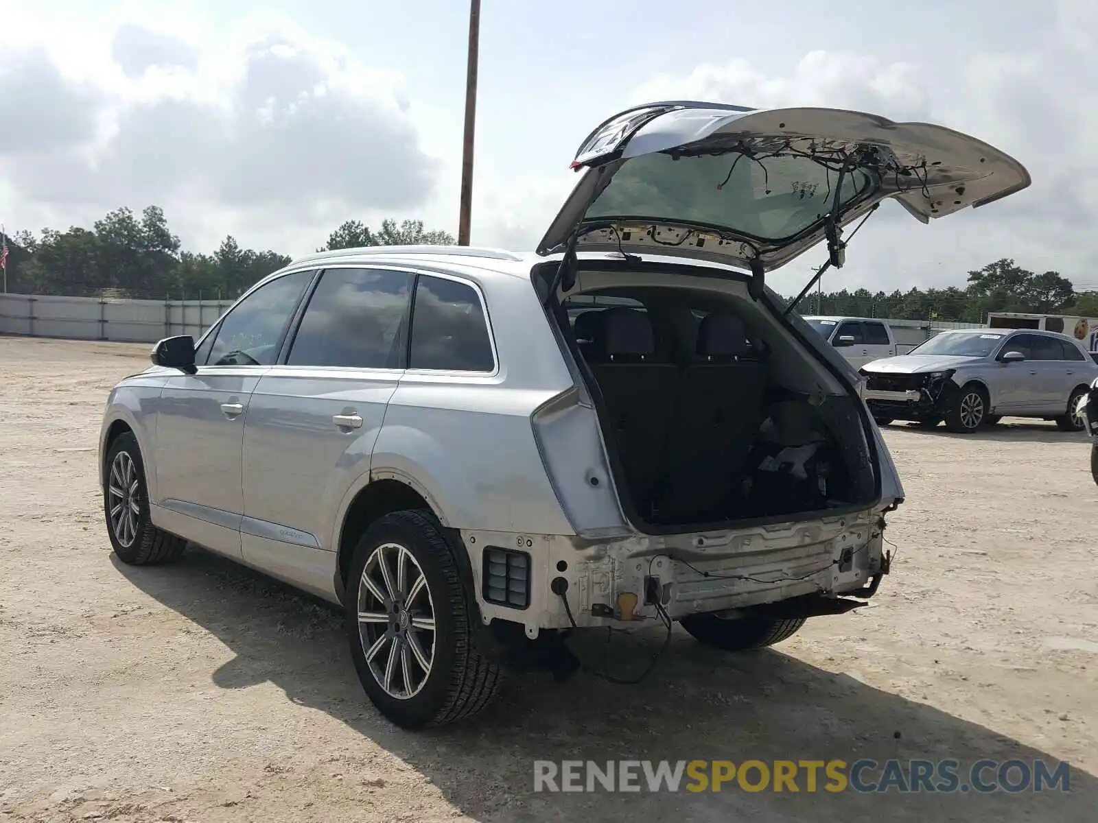 3 Фотография поврежденного автомобиля WA1LAAF78KD010351 AUDI Q7 2019