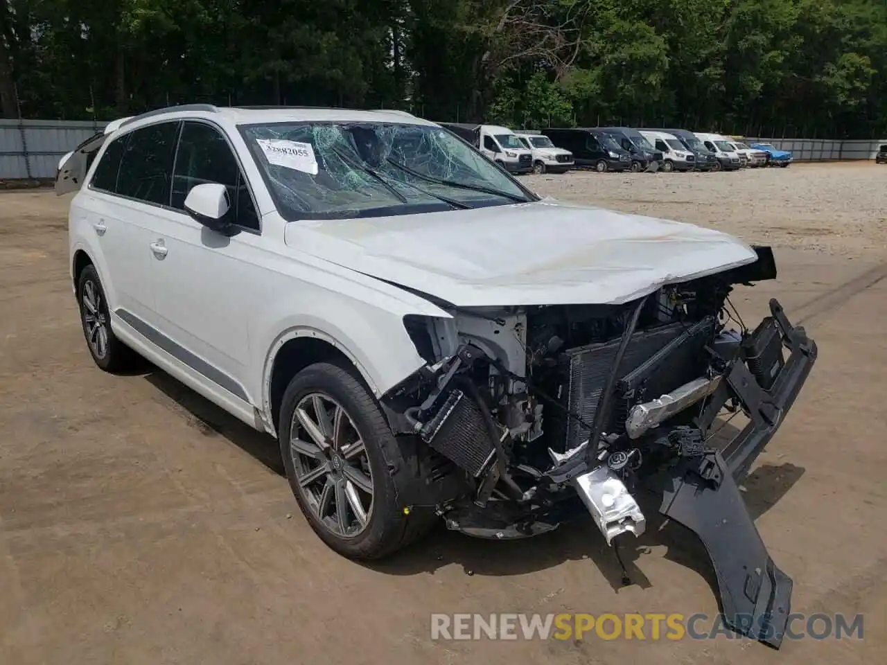 1 Photograph of a damaged car WA1LAAF78KD010396 AUDI Q7 2019