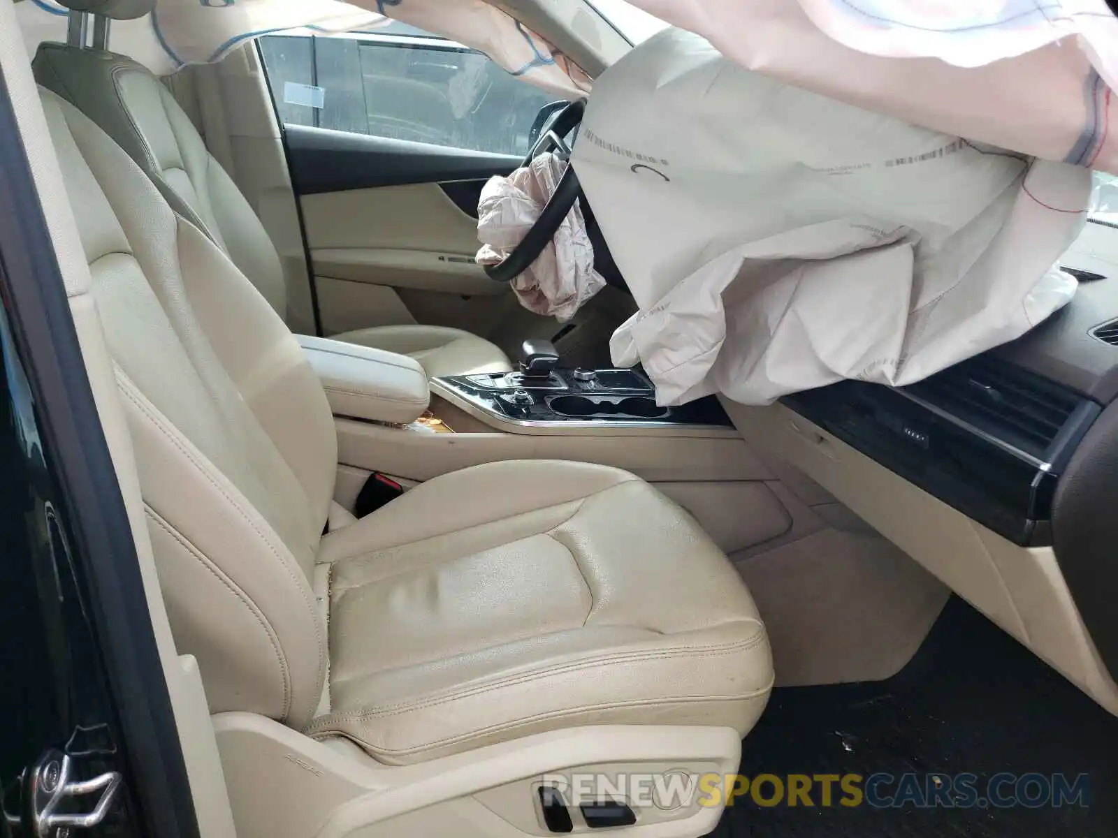 5 Photograph of a damaged car WA1LAAF78KD028946 AUDI Q7 2019