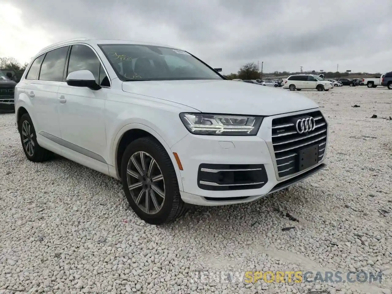 1 Photograph of a damaged car WA1LAAF78KD032284 AUDI Q7 2019