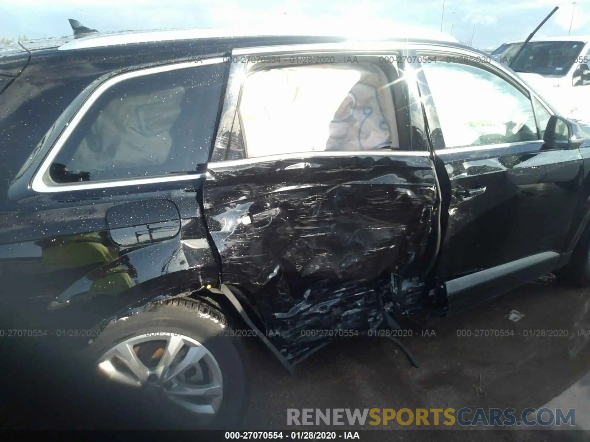 6 Photograph of a damaged car WA1LAAF78KD045097 AUDI Q7 2019