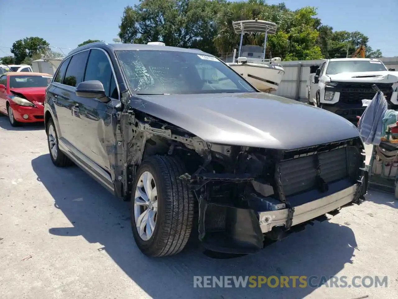 1 Photograph of a damaged car WA1LAAF79KD004168 AUDI Q7 2019