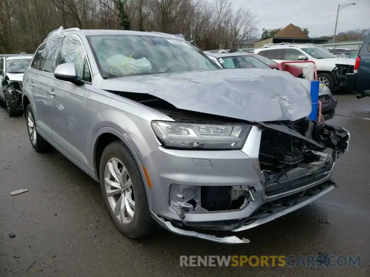 1 Photograph of a damaged car WA1LAAF79KD006535 AUDI Q7 2019