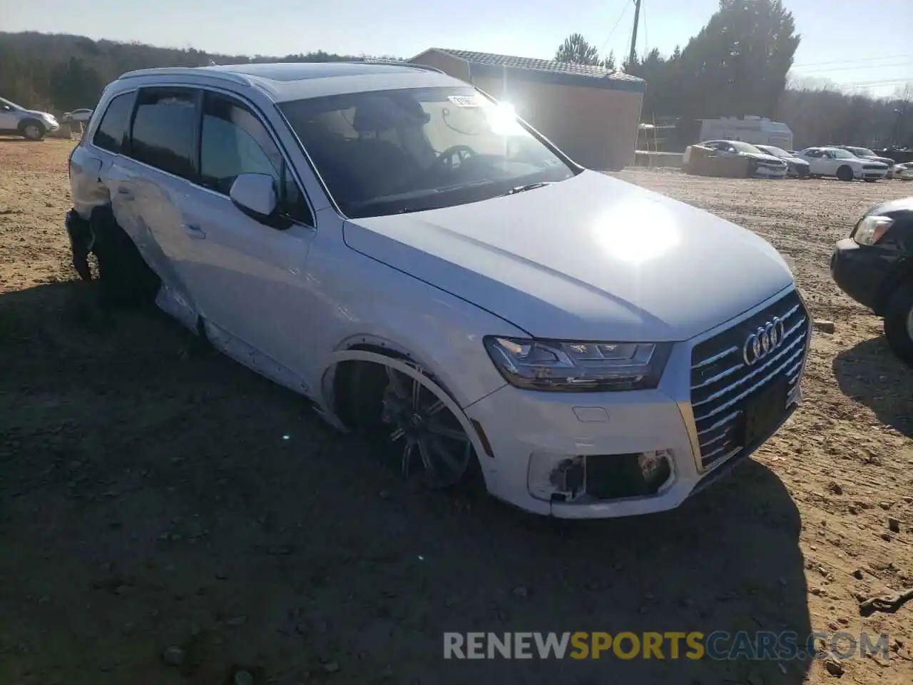 1 Photograph of a damaged car WA1LAAF79KD009760 AUDI Q7 2019