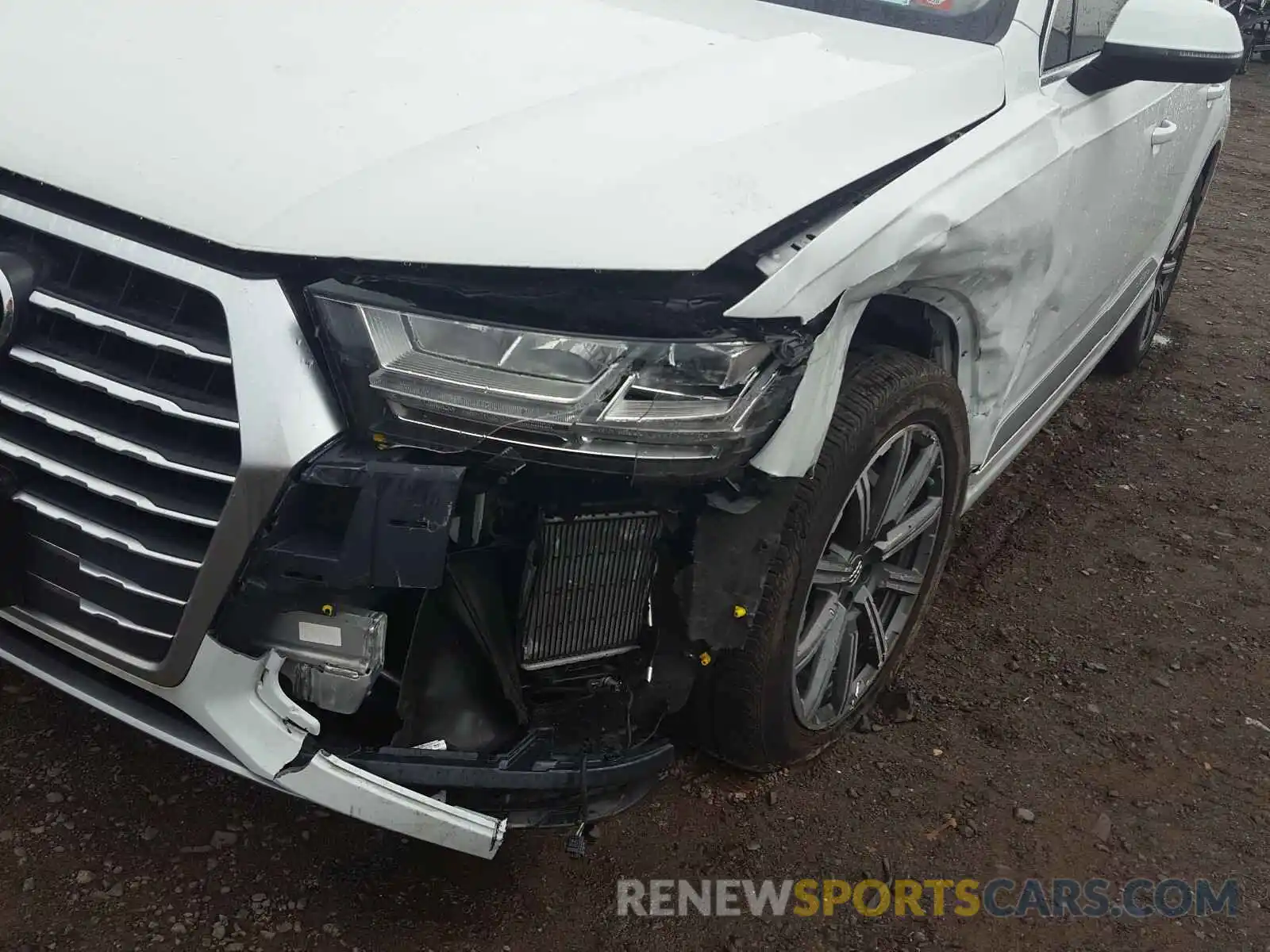 9 Photograph of a damaged car WA1LAAF79KD018605 AUDI Q7 2019