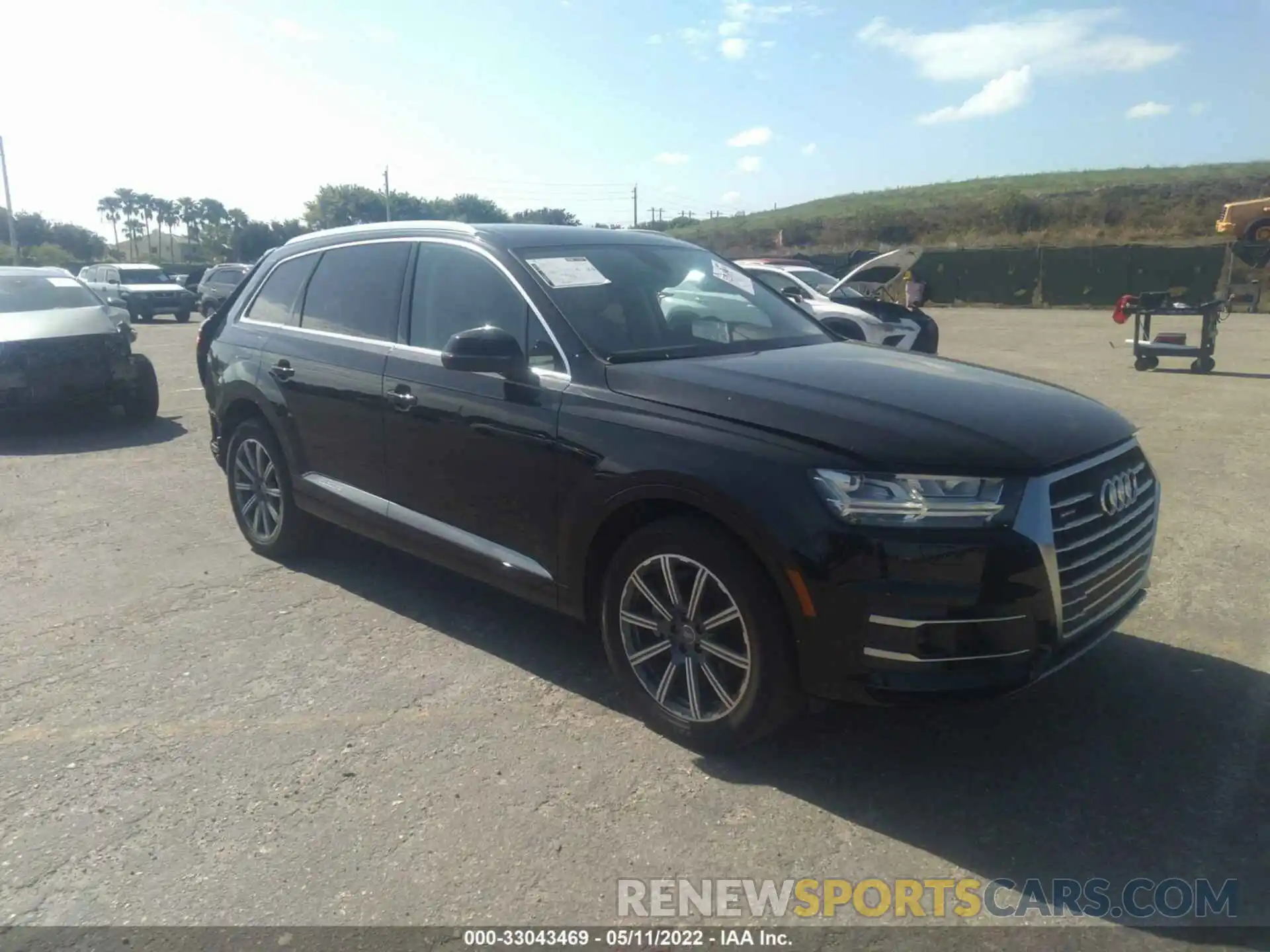 1 Photograph of a damaged car WA1LAAF79KD021407 AUDI Q7 2019