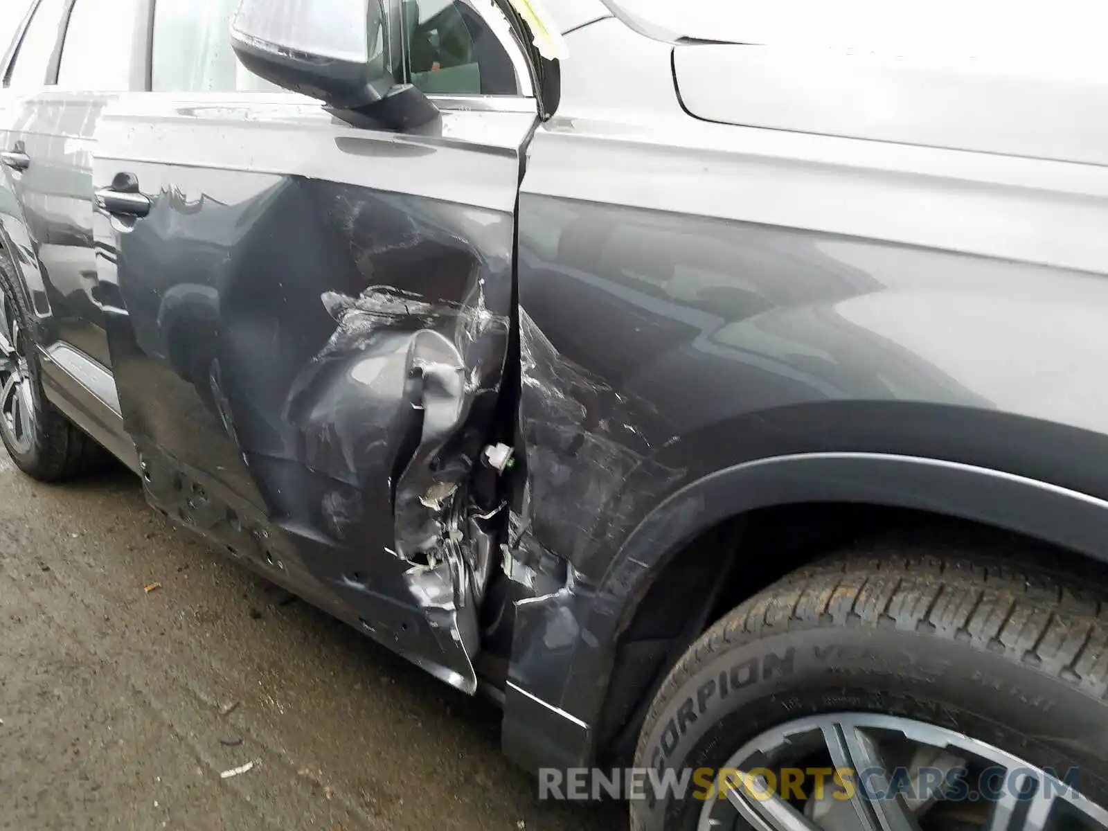 9 Photograph of a damaged car WA1LAAF79KD032102 AUDI Q7 2019