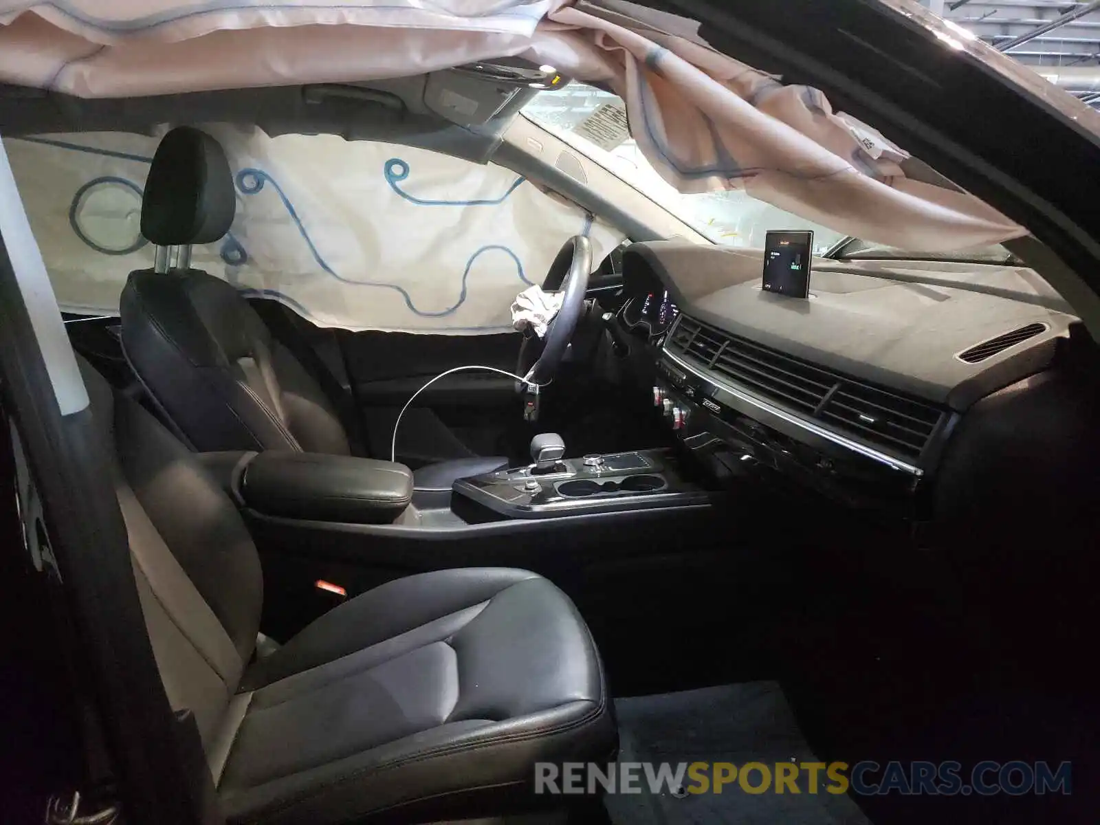 5 Photograph of a damaged car WA1LAAF79KD043147 AUDI Q7 2019