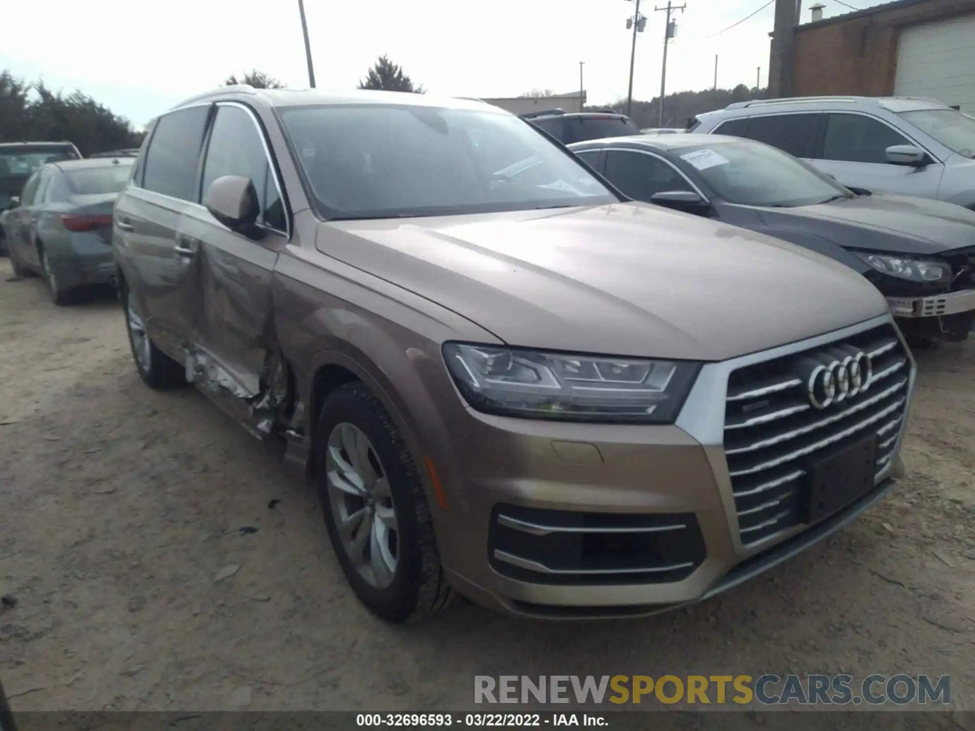 1 Photograph of a damaged car WA1LAAF79KD044119 AUDI Q7 2019