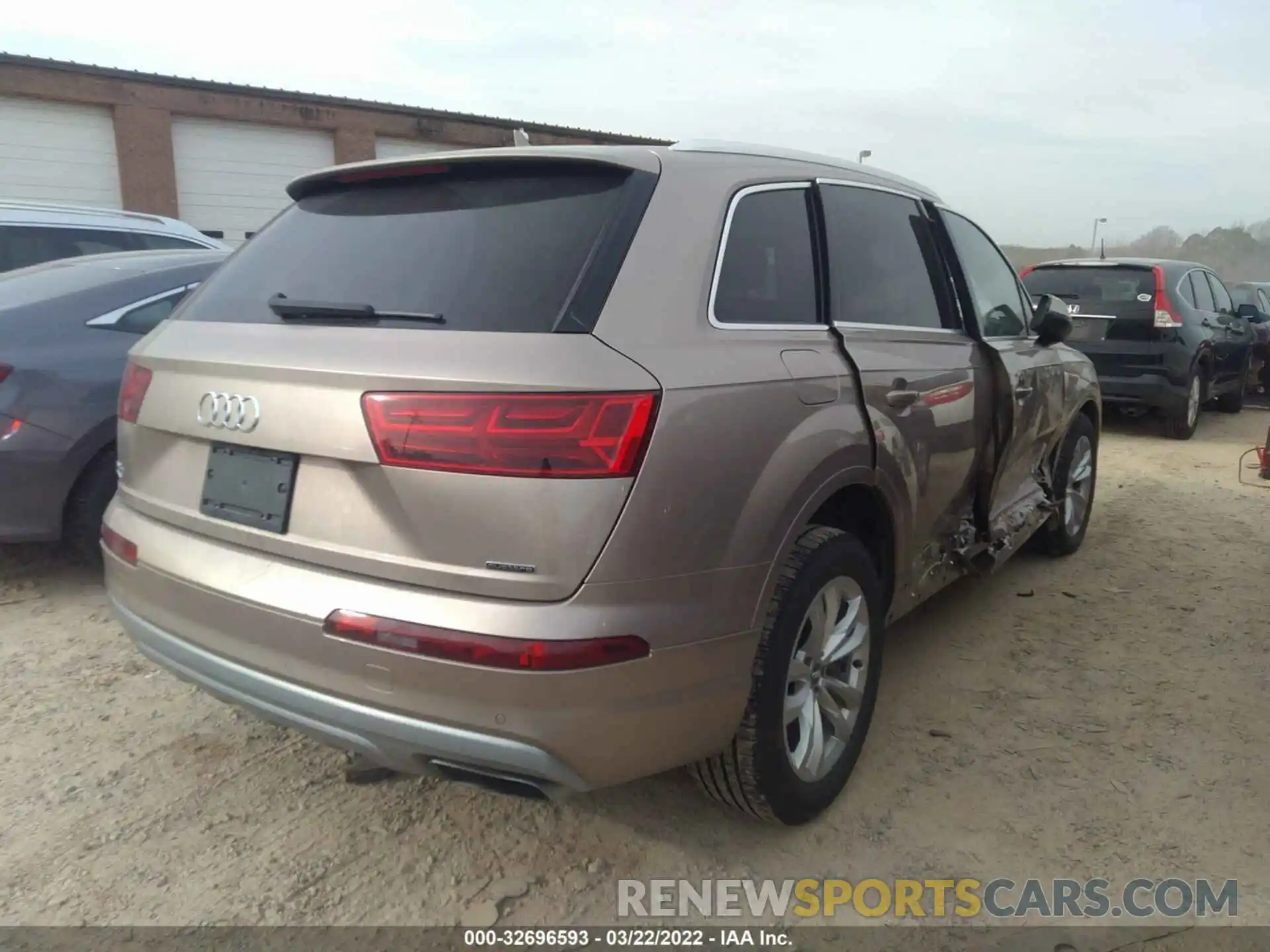 4 Photograph of a damaged car WA1LAAF79KD044119 AUDI Q7 2019