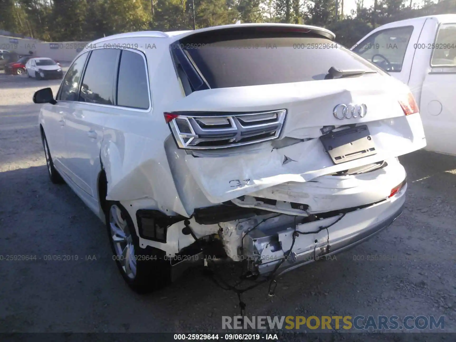 3 Photograph of a damaged car WA1LAAF79KD045190 AUDI Q7 2019