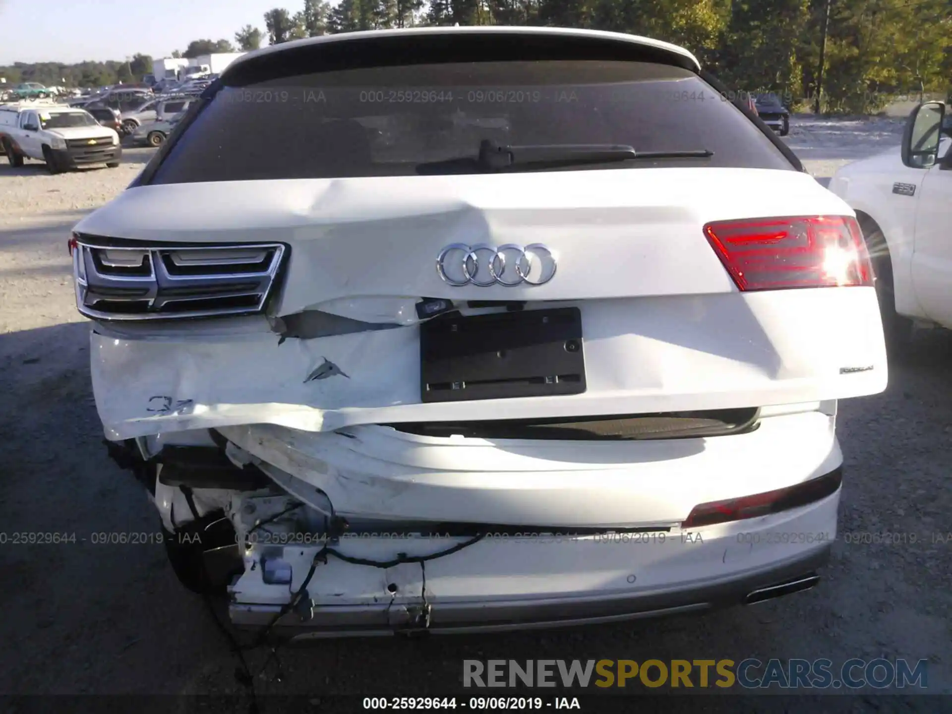 6 Photograph of a damaged car WA1LAAF79KD045190 AUDI Q7 2019