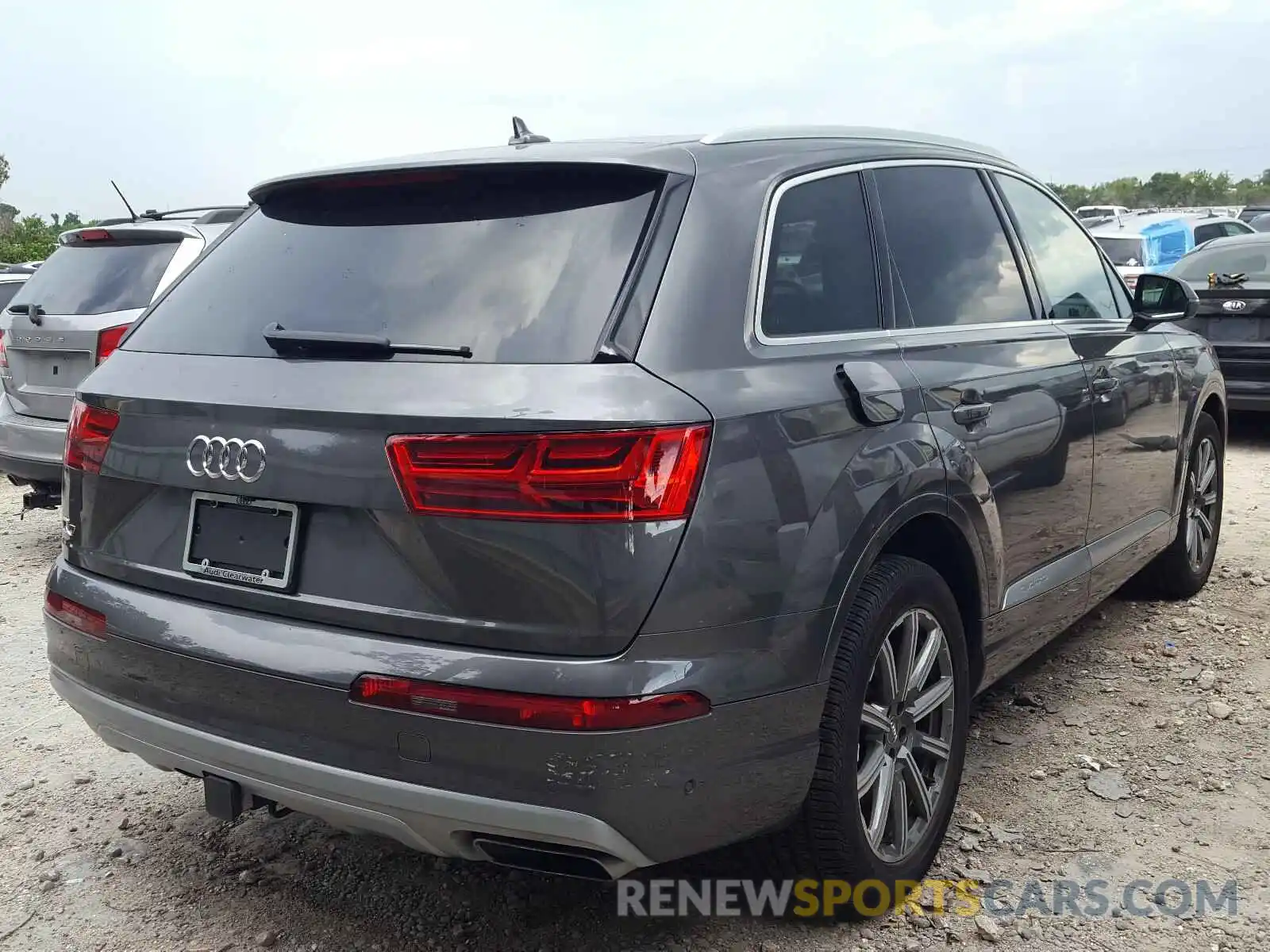 4 Фотография поврежденного автомобиля WA1LAAF7XKD003661 AUDI Q7 2019