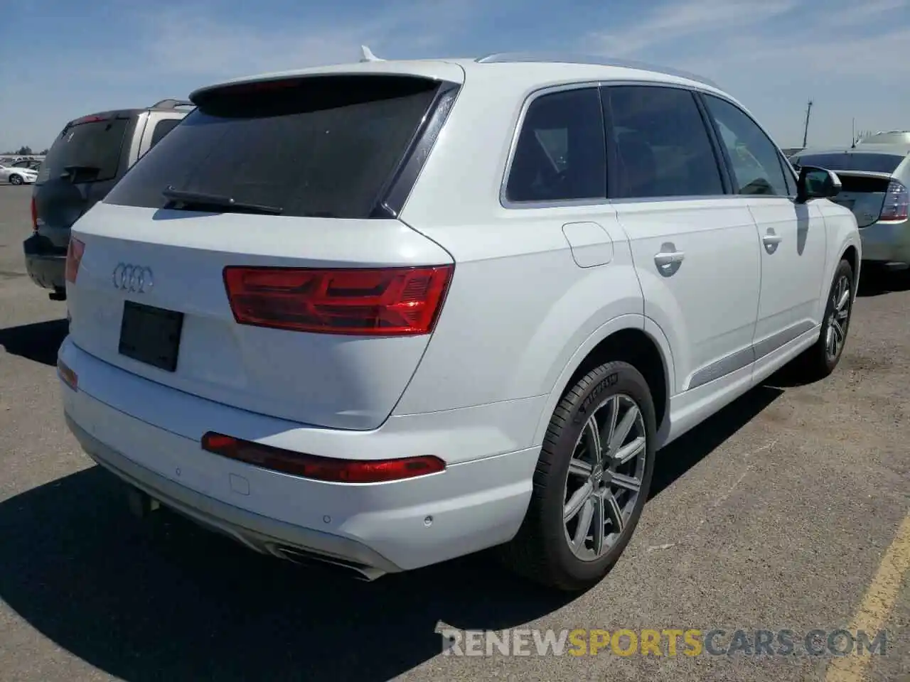 4 Photograph of a damaged car WA1LAAF7XKD004874 AUDI Q7 2019