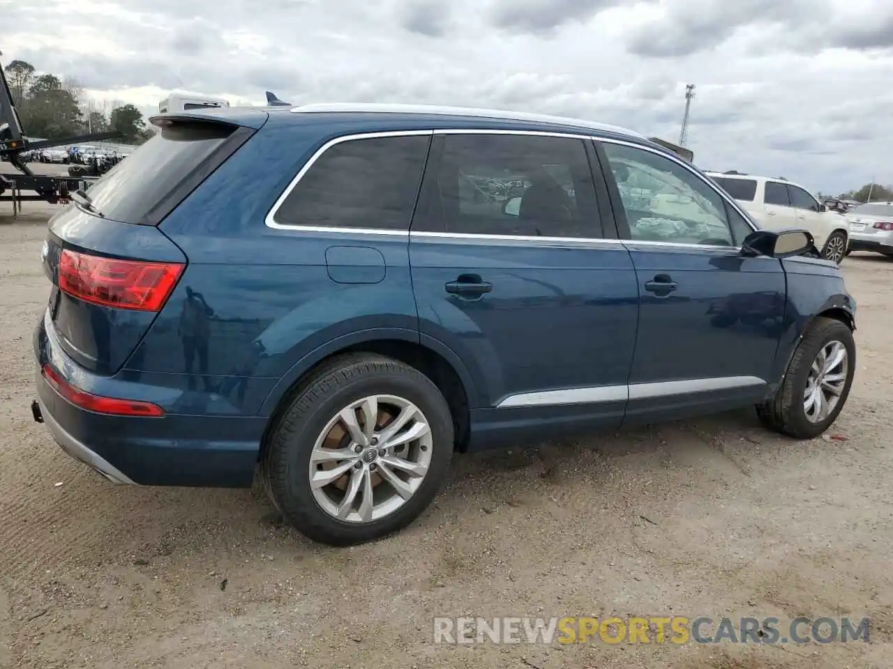 3 Фотография поврежденного автомобиля WA1LAAF7XKD010500 AUDI Q7 2019