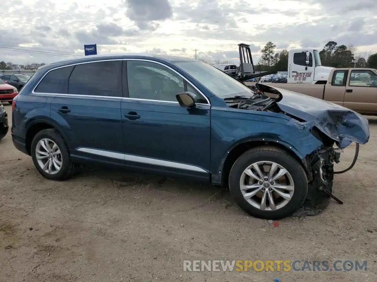 4 Photograph of a damaged car WA1LAAF7XKD010500 AUDI Q7 2019