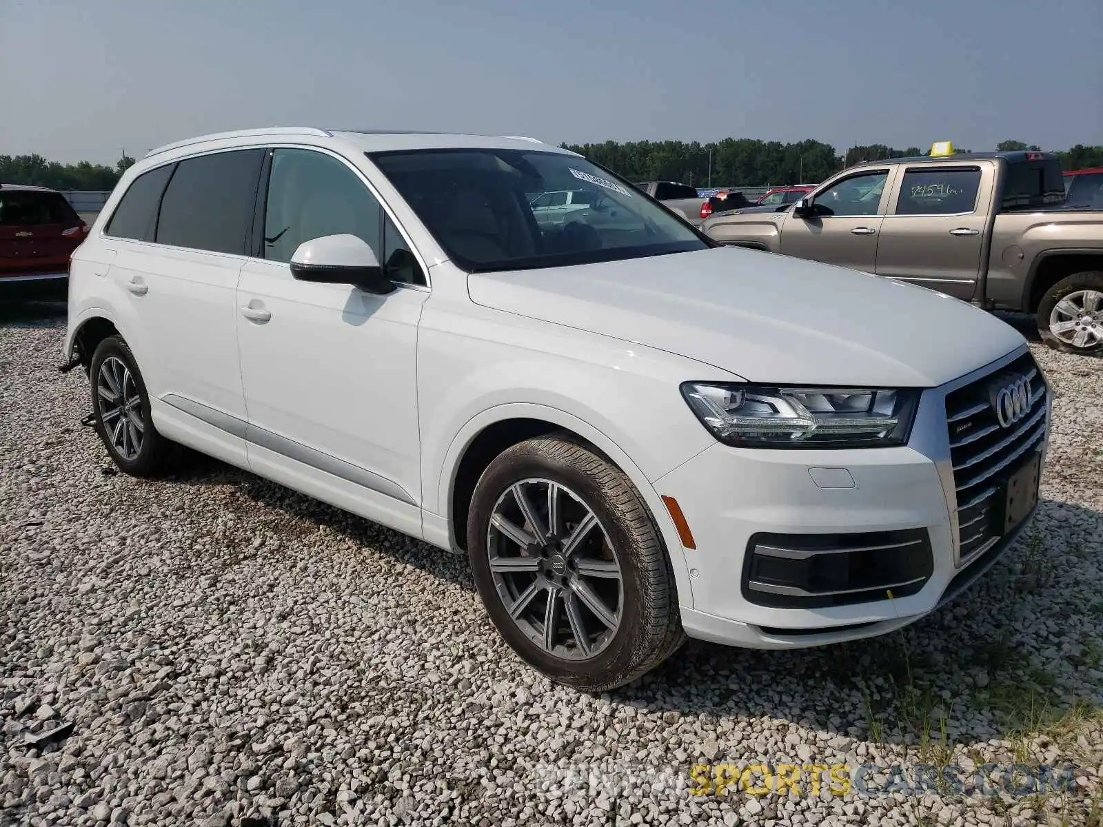 1 Photograph of a damaged car WA1LAAF7XKD010951 AUDI Q7 2019