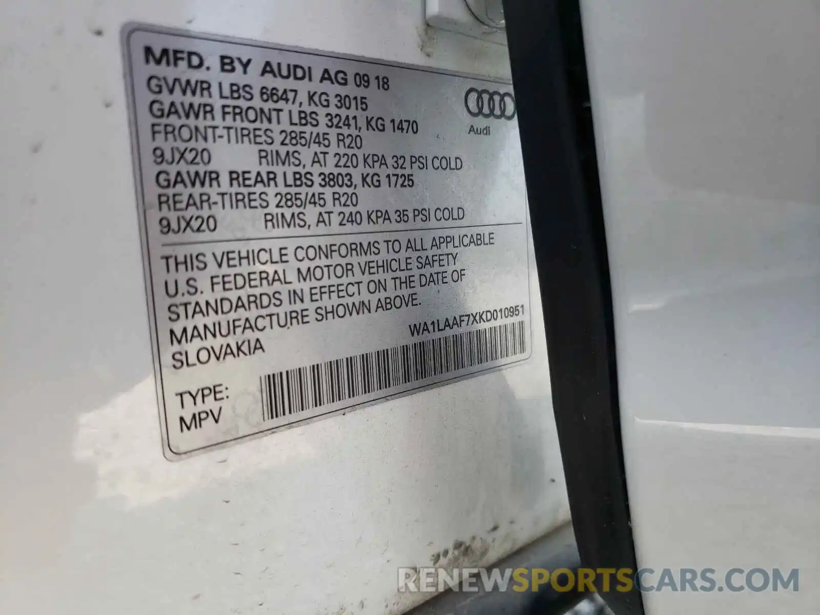 10 Photograph of a damaged car WA1LAAF7XKD010951 AUDI Q7 2019