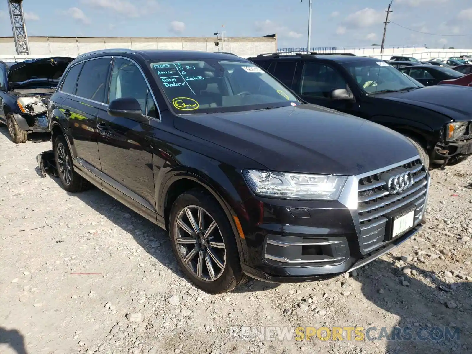 1 Photograph of a damaged car WA1LAAF7XKD028303 AUDI Q7 2019