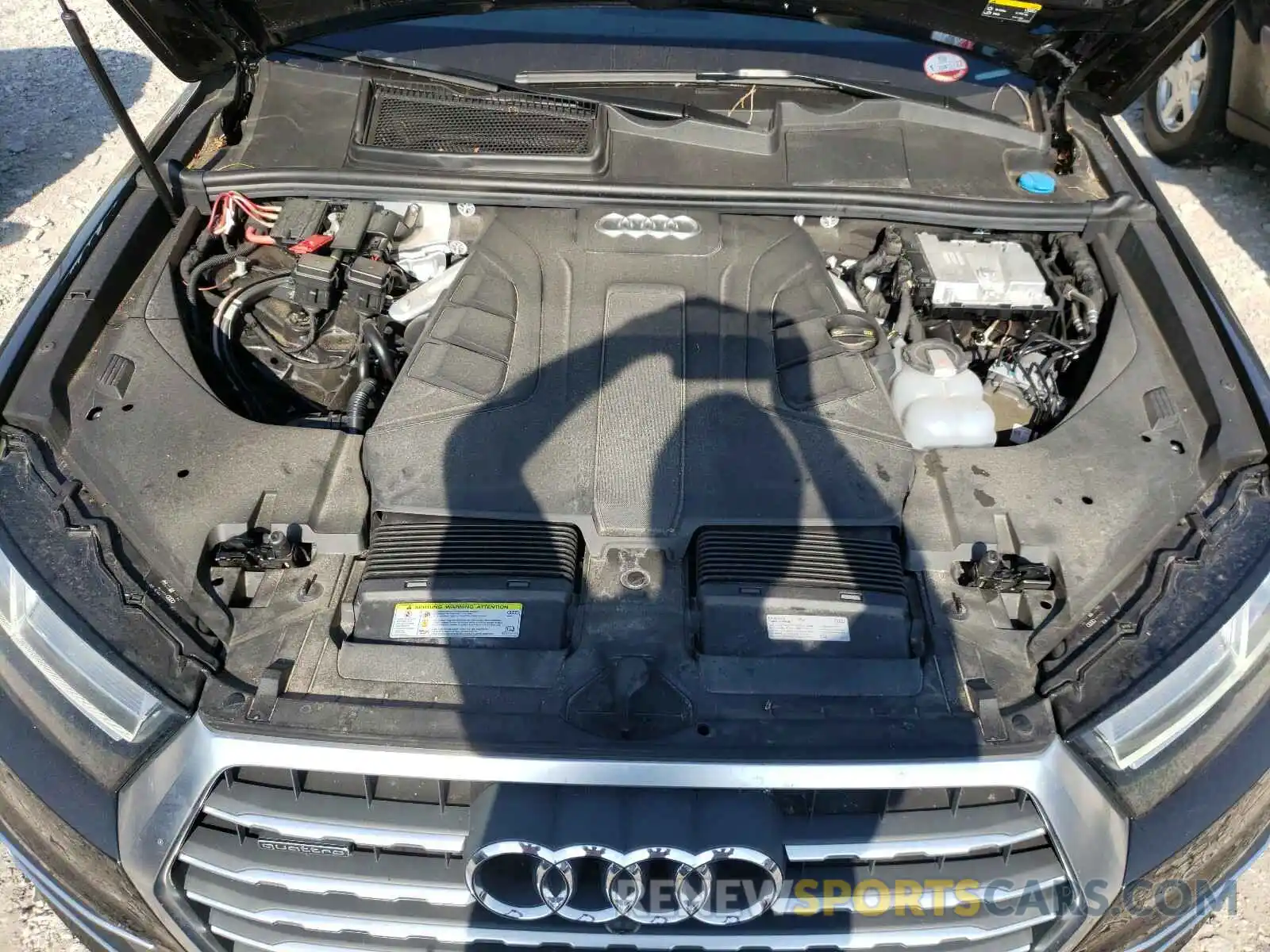 7 Photograph of a damaged car WA1LAAF7XKD028303 AUDI Q7 2019