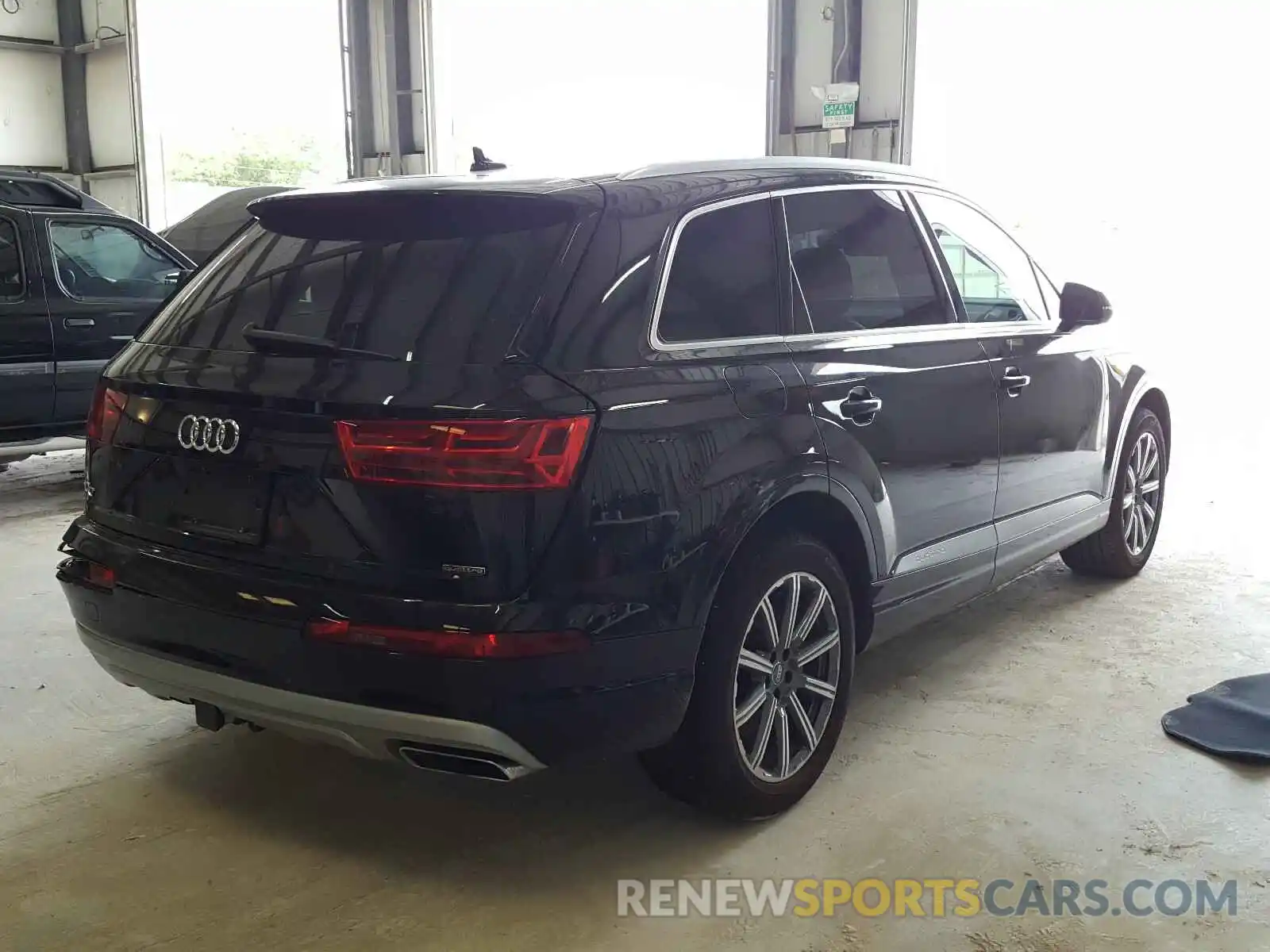 4 Фотография поврежденного автомобиля WA1LAAF7XKD033680 AUDI Q7 2019