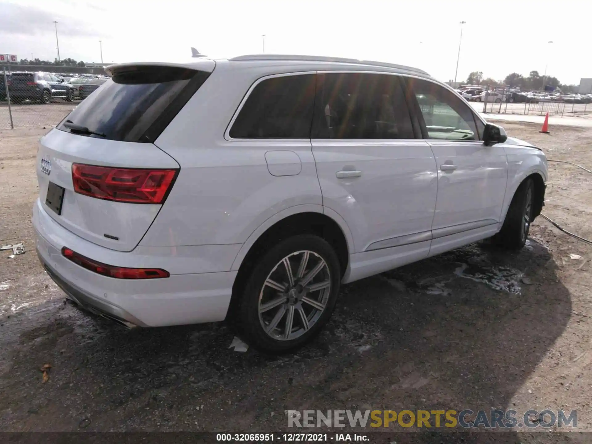 4 Фотография поврежденного автомобиля WA1LAAF7XKD041763 AUDI Q7 2019