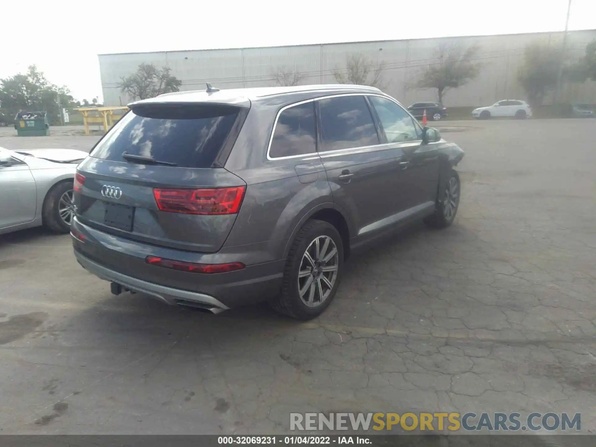 4 Фотография поврежденного автомобиля WA1LHAF70KD020447 AUDI Q7 2019