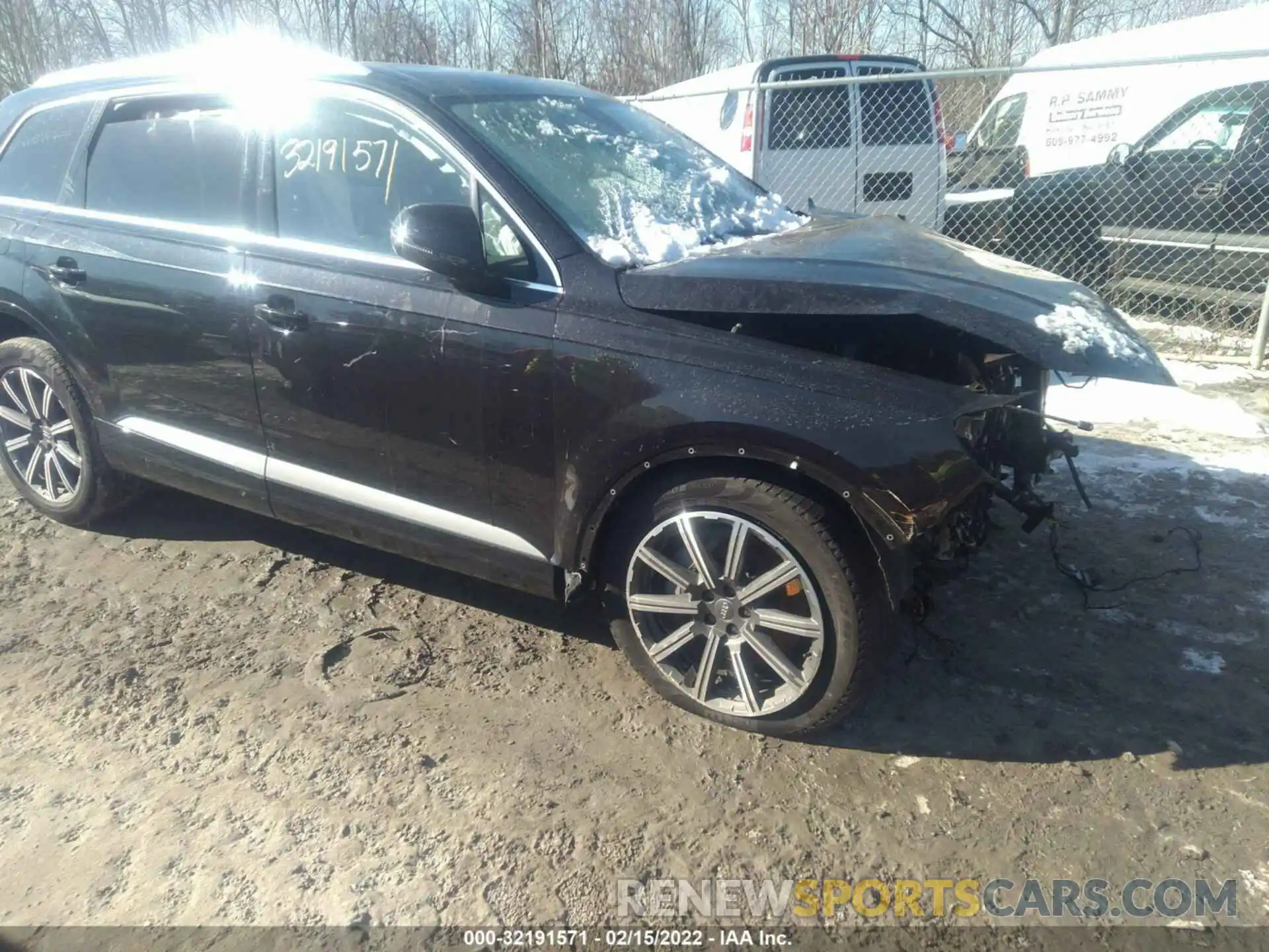 1 Photograph of a damaged car WA1LHAF70KD024658 AUDI Q7 2019