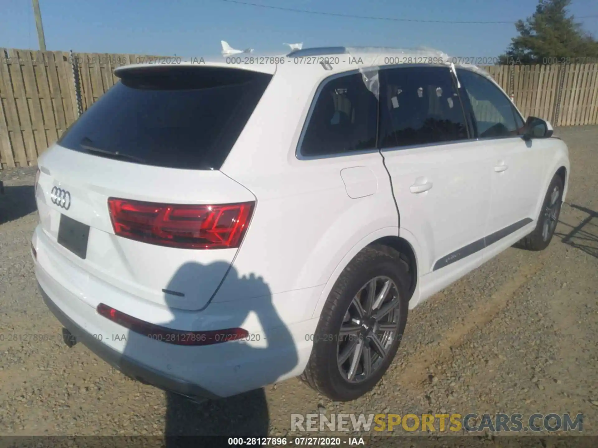 4 Photograph of a damaged car WA1LHAF70KD040052 AUDI Q7 2019