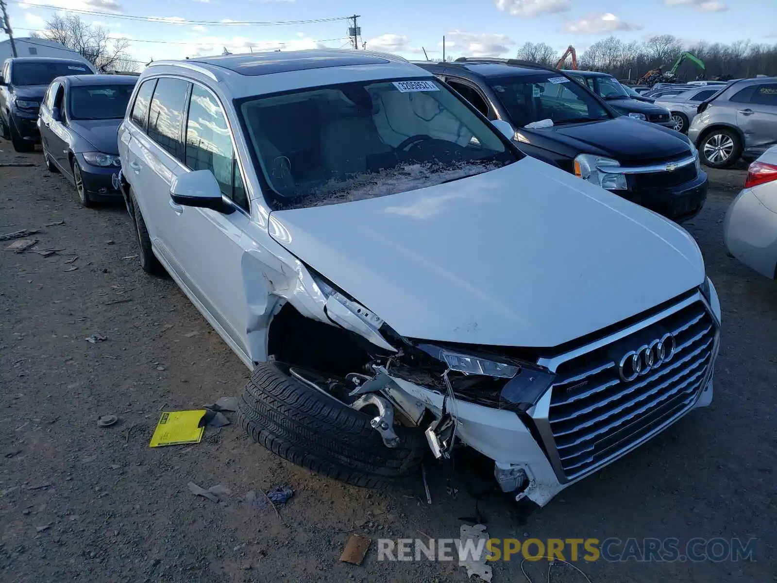 1 Photograph of a damaged car WA1LHAF70KD040696 AUDI Q7 2019