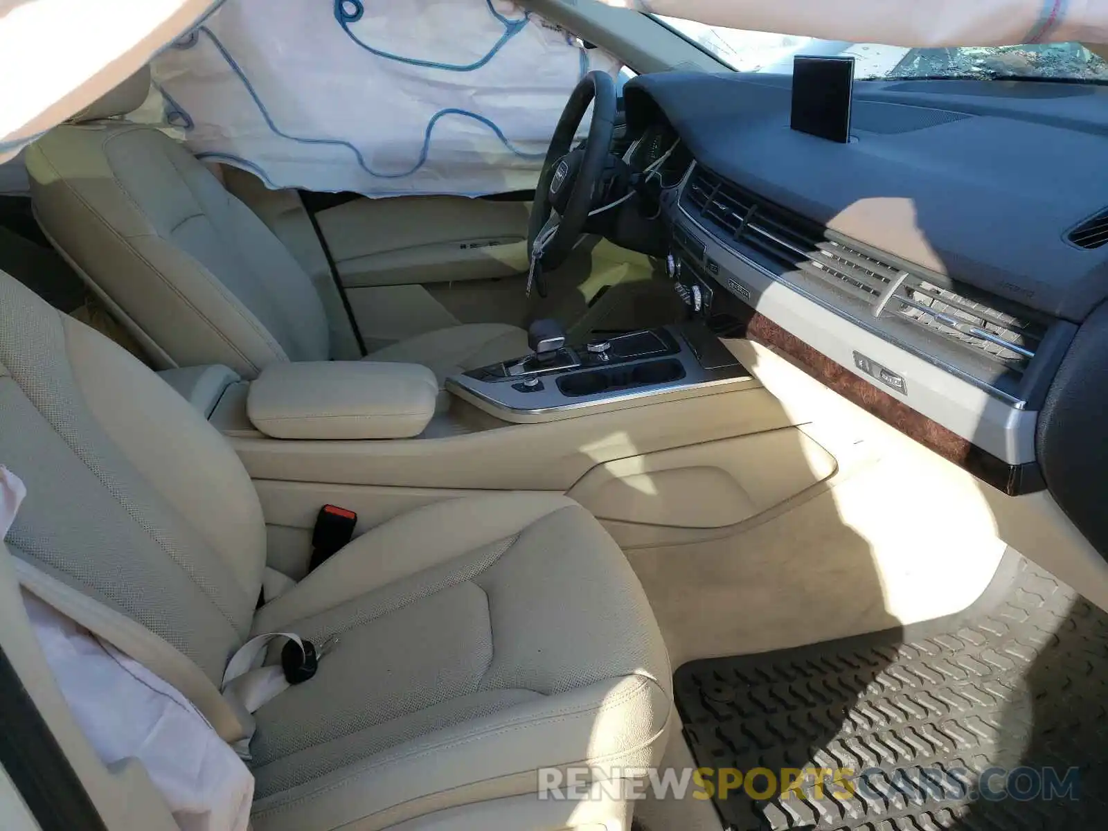 5 Photograph of a damaged car WA1LHAF70KD040696 AUDI Q7 2019