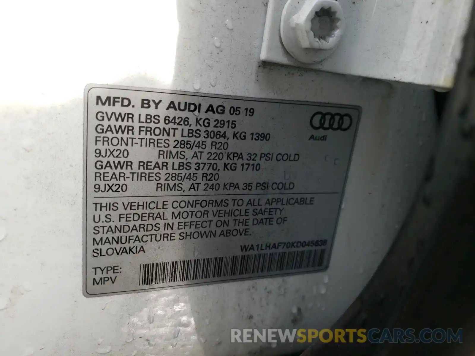 10 Photograph of a damaged car WA1LHAF70KD045638 AUDI Q7 2019