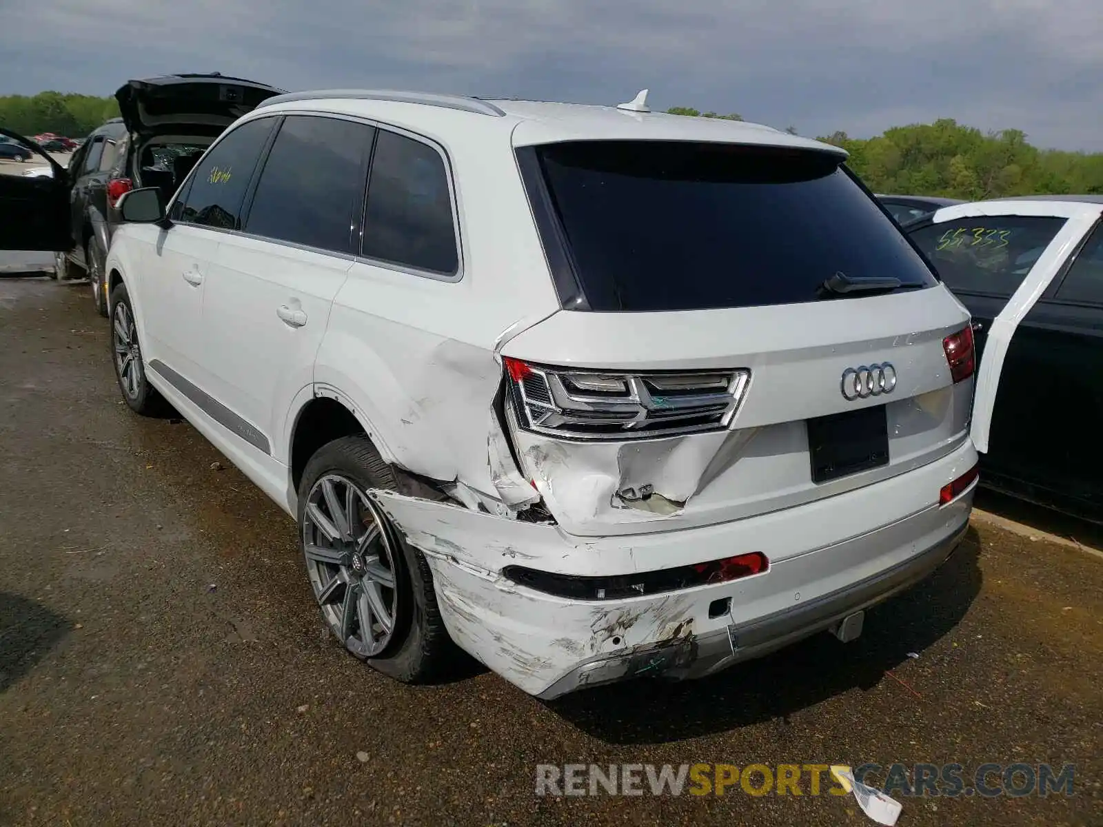 3 Photograph of a damaged car WA1LHAF70KD045638 AUDI Q7 2019