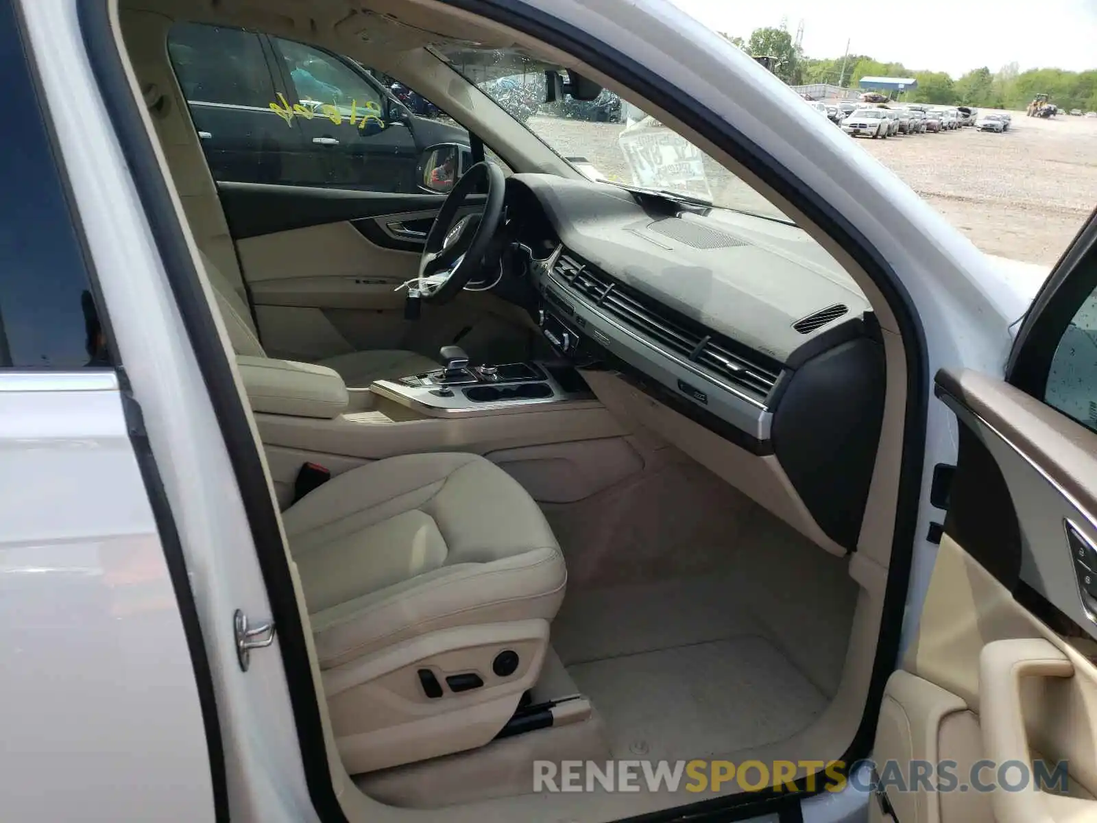 5 Photograph of a damaged car WA1LHAF70KD045638 AUDI Q7 2019