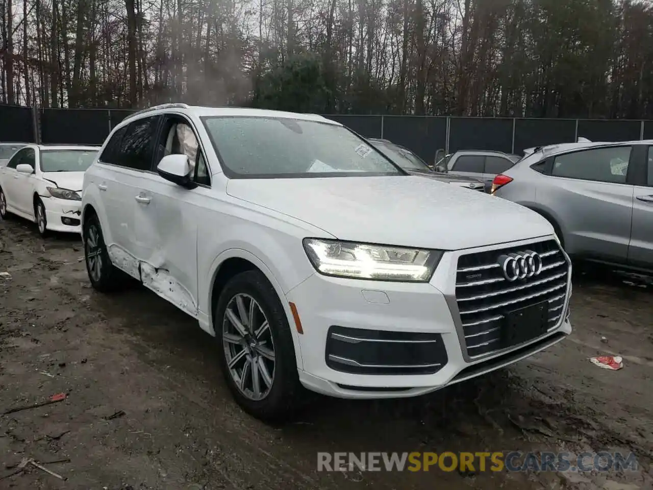 1 Photograph of a damaged car WA1LHAF70KD045705 AUDI Q7 2019