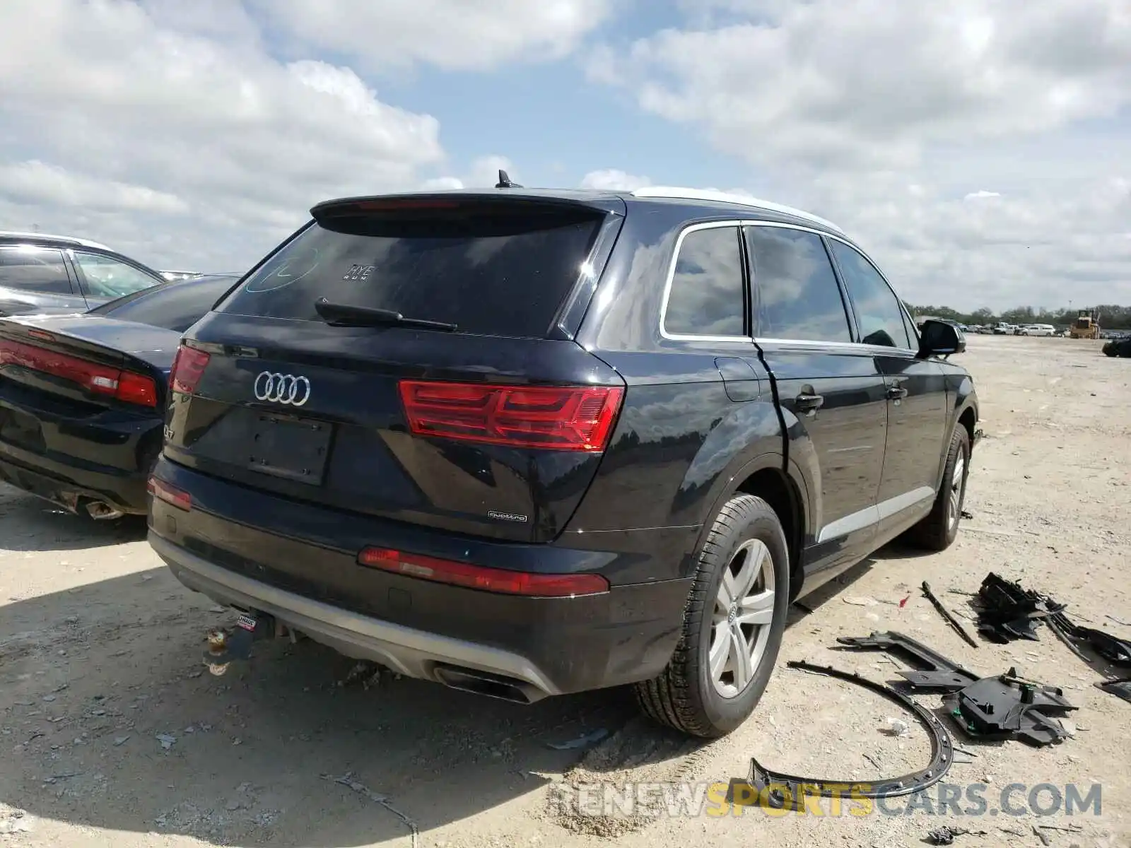 4 Фотография поврежденного автомобиля WA1LHAF71KD029934 AUDI Q7 2019