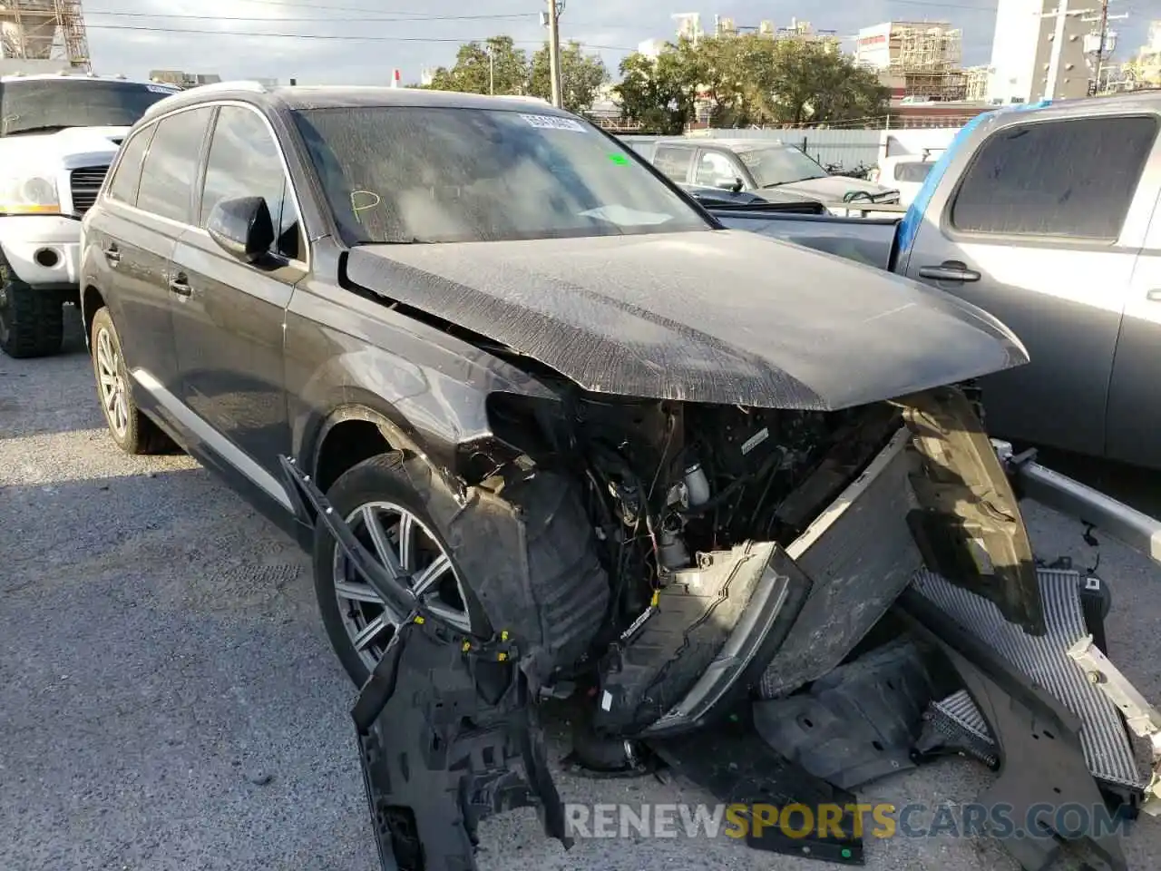 1 Photograph of a damaged car WA1LHAF71KD033045 AUDI Q7 2019