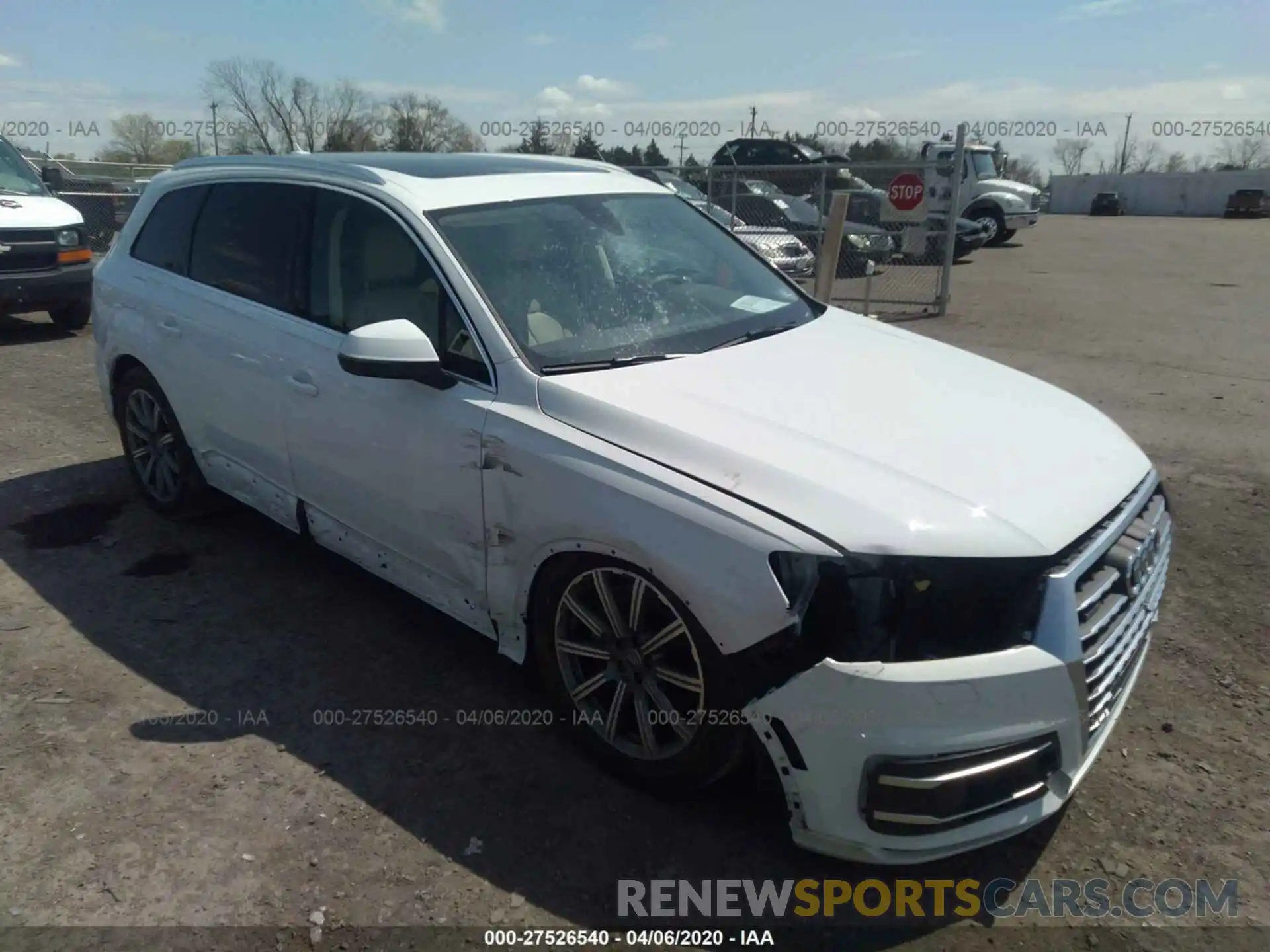 1 Photograph of a damaged car WA1LHAF71KD039749 AUDI Q7 2019