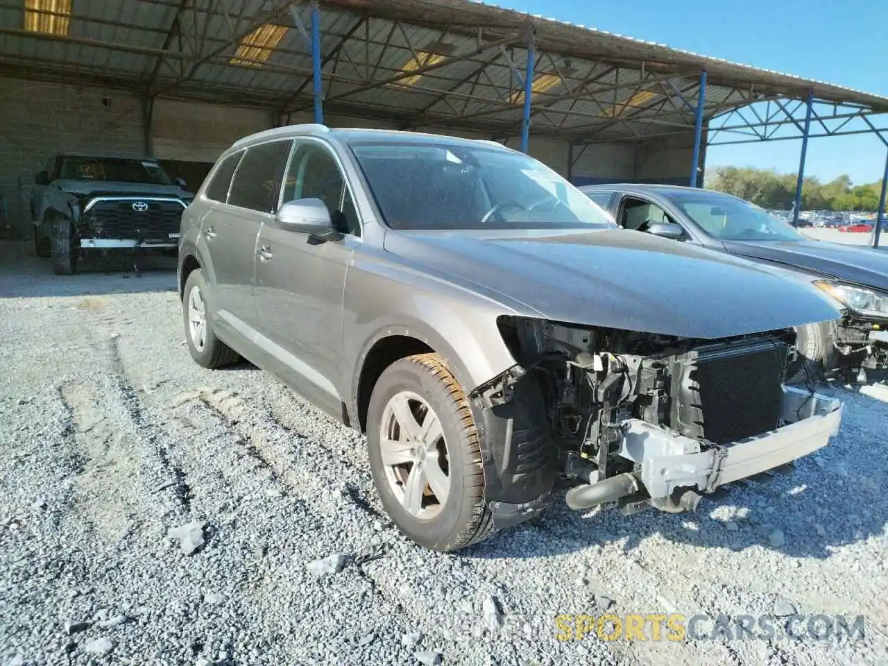 1 Photograph of a damaged car WA1LHAF71KD040920 AUDI Q7 2019