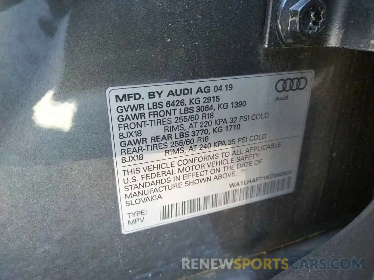 10 Photograph of a damaged car WA1LHAF71KD040920 AUDI Q7 2019