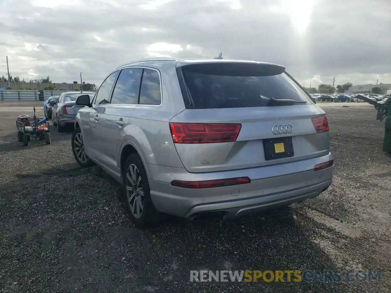 3 Фотография поврежденного автомобиля WA1LHAF71KD046281 AUDI Q7 2019