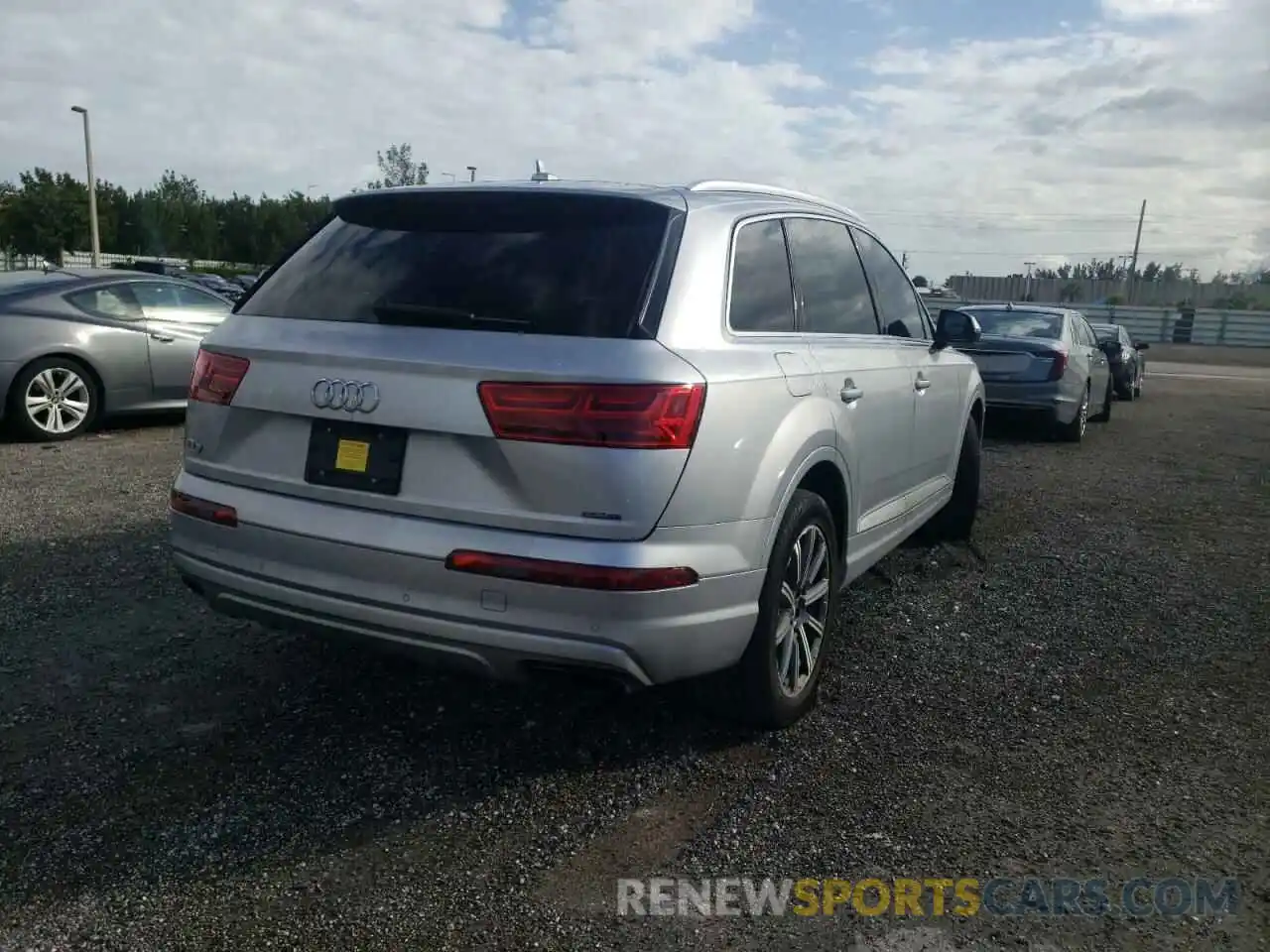 4 Фотография поврежденного автомобиля WA1LHAF71KD046281 AUDI Q7 2019